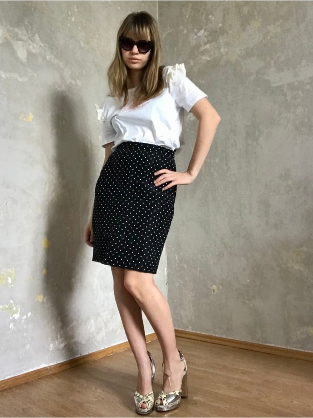 Escada Couture-LIKE NEW-sz 40 Black/White Polka Dot Pencil Skirt, 100% Authentic